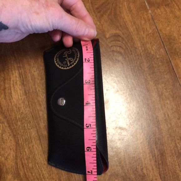 Ray-Ban Glass Case - Picture 8 of 8